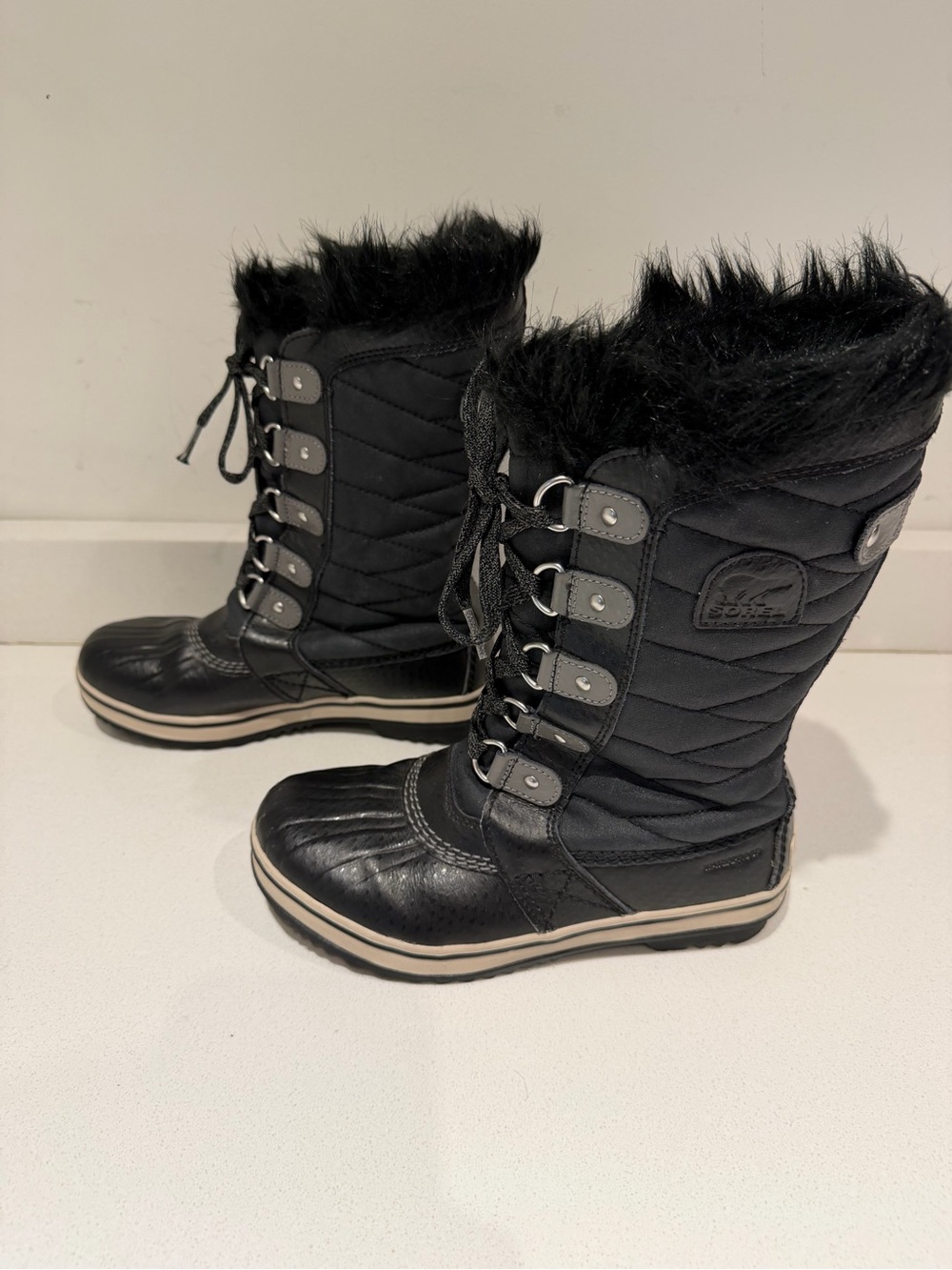 Girl's Sorel Joan of Artic tall Winter Boots Black fur waterproof warm size 3